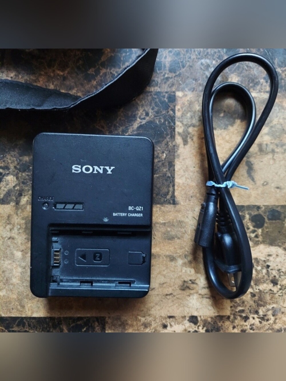 Sony Black BC-QZ1 Battery Charger with Power Cable